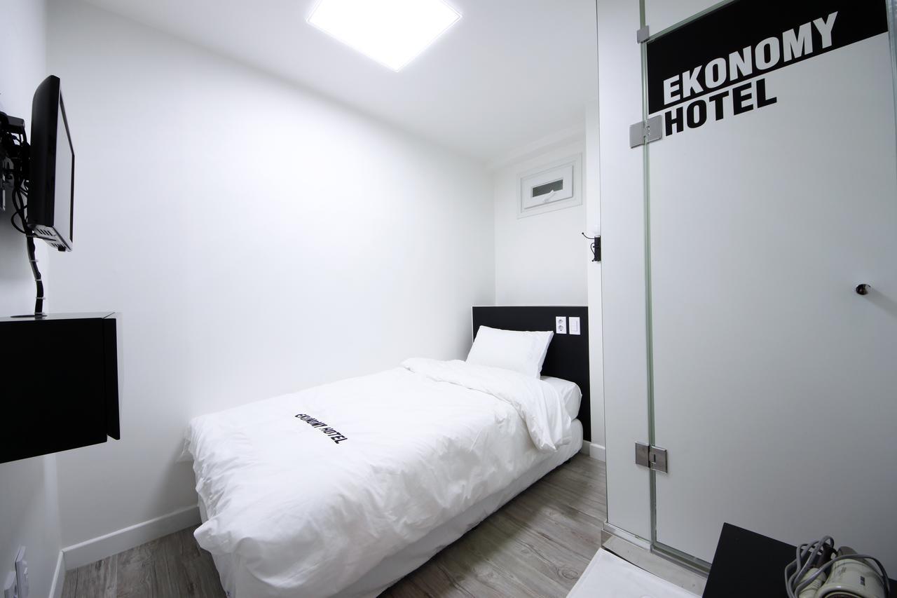 Ekonomy Hotel Dongdaemun Seoul Room photo