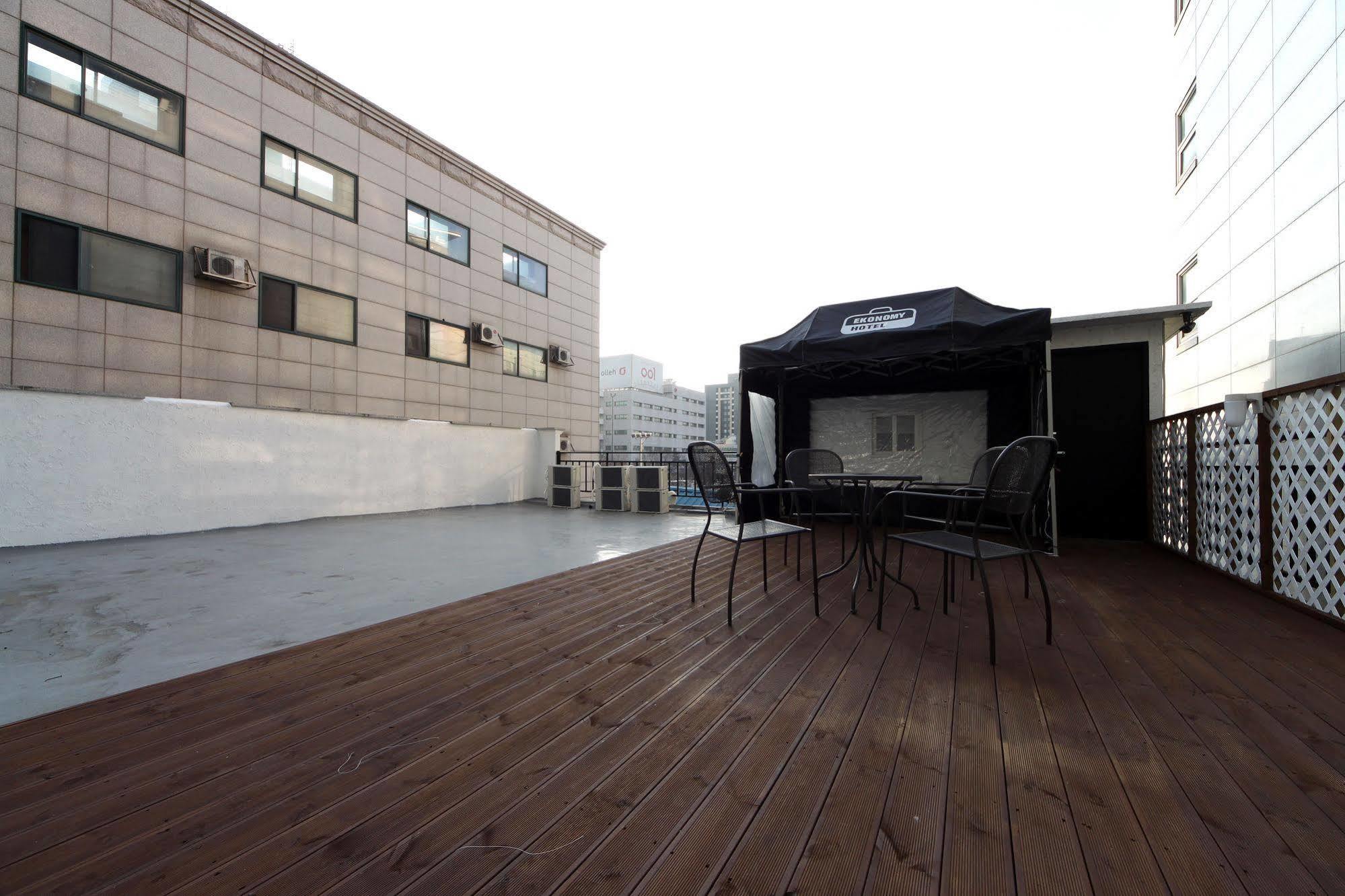 Ekonomy Hotel Dongdaemun Seoul Exterior photo