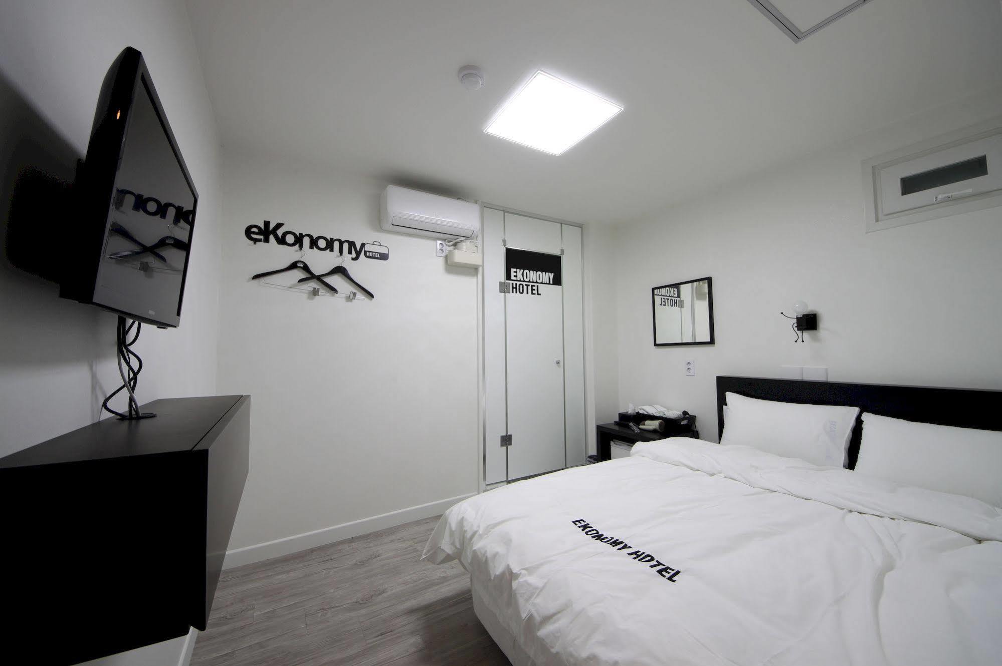 Ekonomy Hotel Dongdaemun Seoul Exterior photo